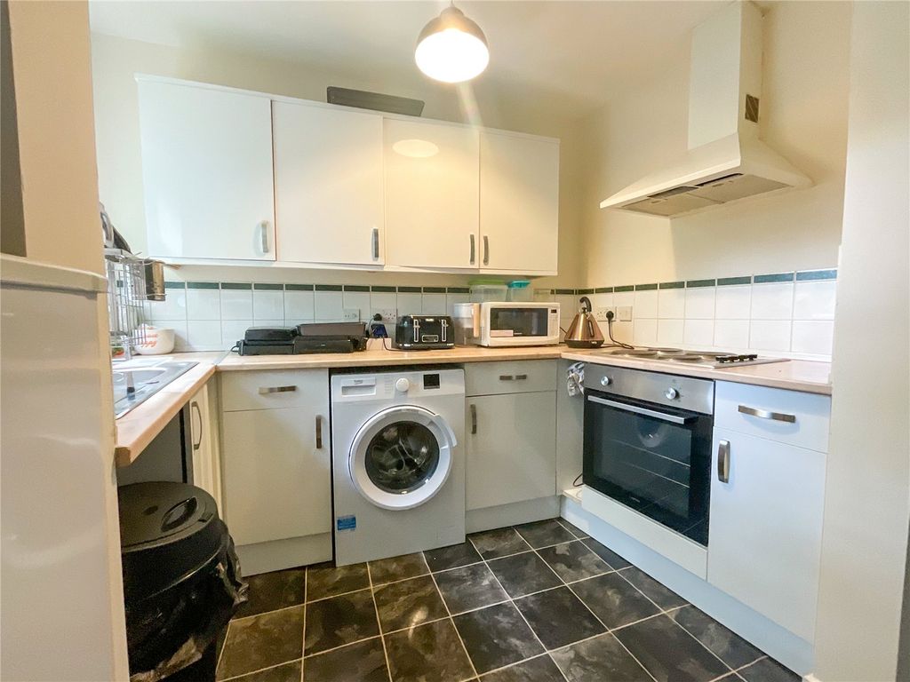 2 bed flat for sale in Alexandra Mews, Tamworth, Staffordshire B79, £139,000