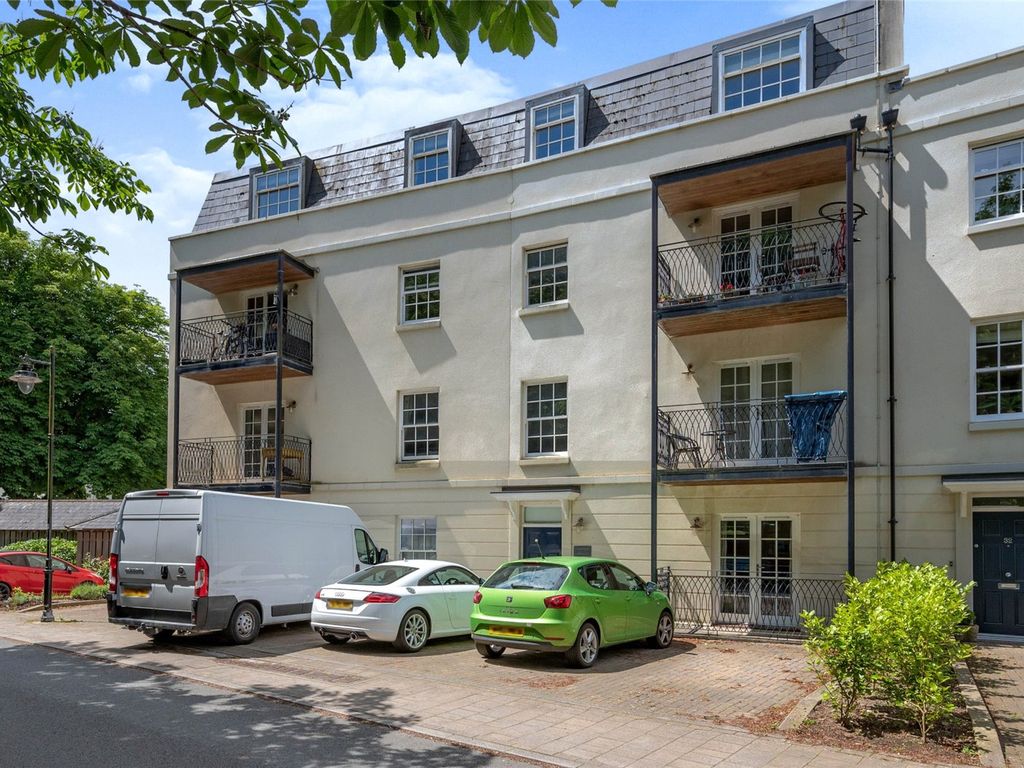 1 bed flat for sale in Mount Wise Crescent, Plymouth, Devon PL1, £130,000
