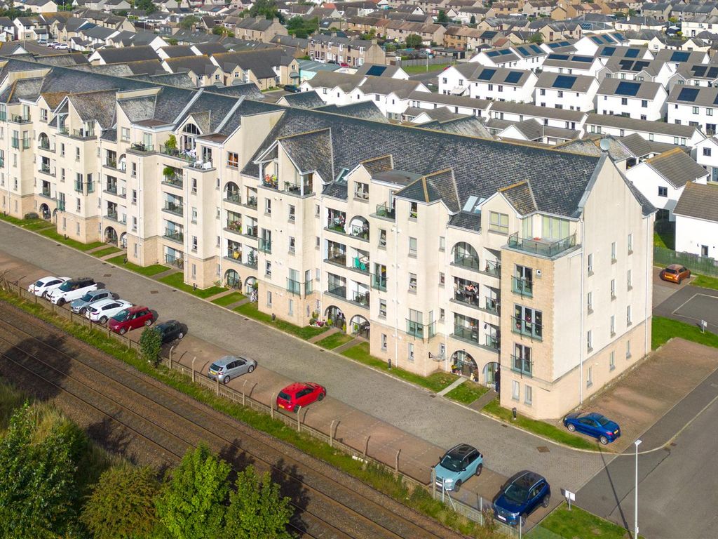 2 bed flat for sale in Victoria Street, Carnoustie DD7, £170,000