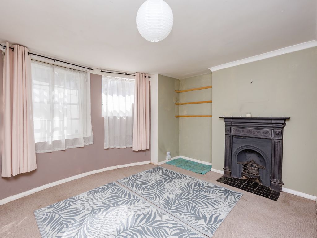 1 bed flat for sale in Upper Rock Gardens, Brighton BN2, £240,000