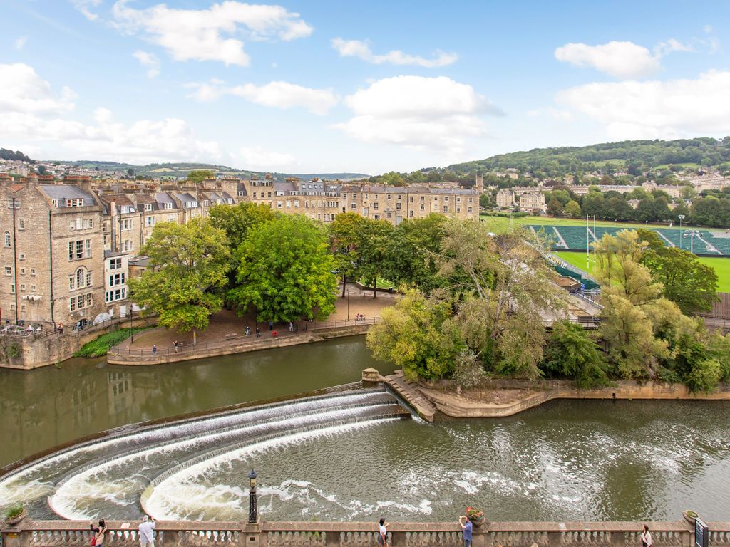 1 bed flat for sale in Grand Parade, Bath BA2, £279,995