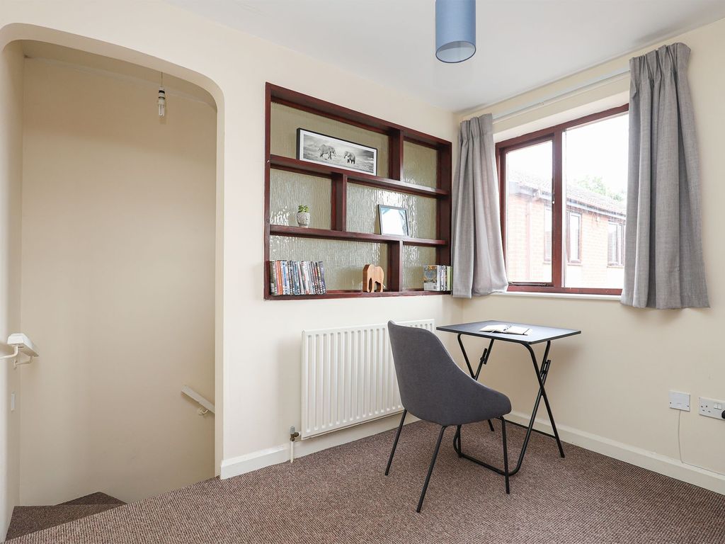 1 bed flat for sale in Baycliff Drive, Chesterfield S40, £100,000