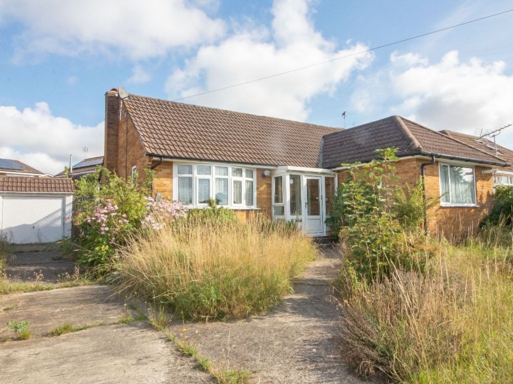 2 bed bungalow for sale in South Road, Horndean PO8, £300,000