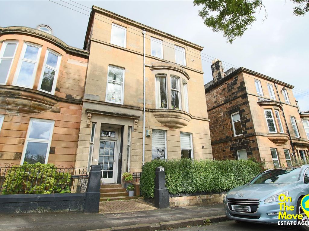 3 bed flat for sale in Cathkinview Road, Battlefield, Glasgow G42, £289,999