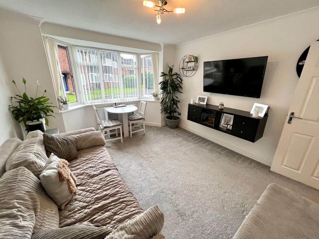 2 bed flat for sale in Hartshill House, Hartshill Road, Olton B27, £145,000