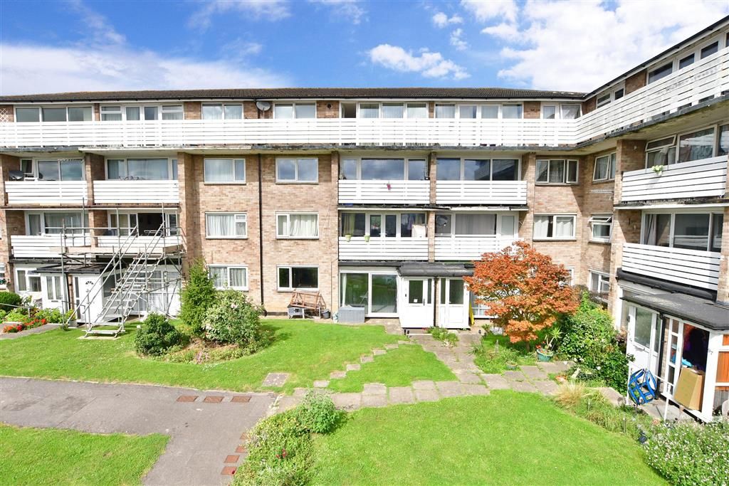 2 bed flat for sale in Wendover Road, Chidham Park, Havant, Hampshire PO9, £180,000