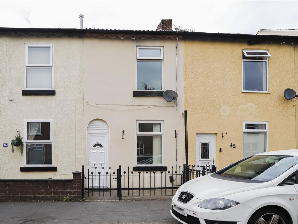 2 bed terraced house for sale in Stapleton Street, Salford M6, £180,000