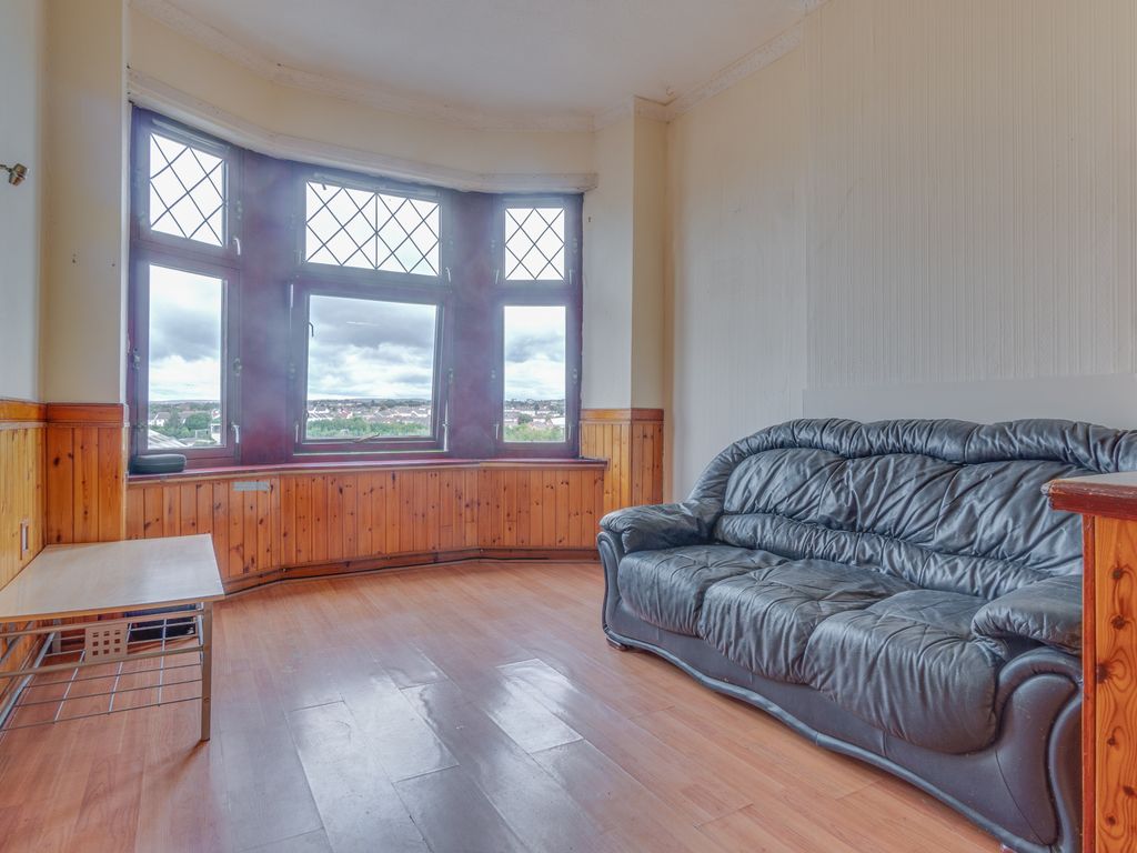 2 bed flat for sale in Westmuir Street, Glasgow G31, £52,000