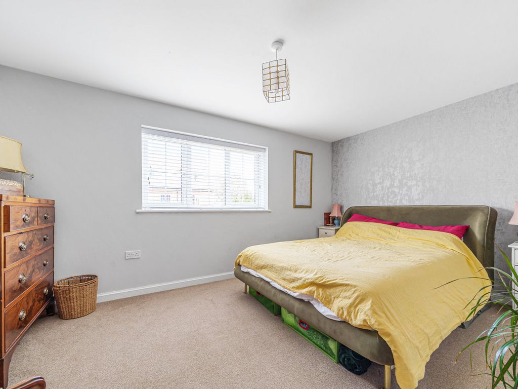 2 bed terraced house for sale in Barker Road, Storrington RH20, £140,000