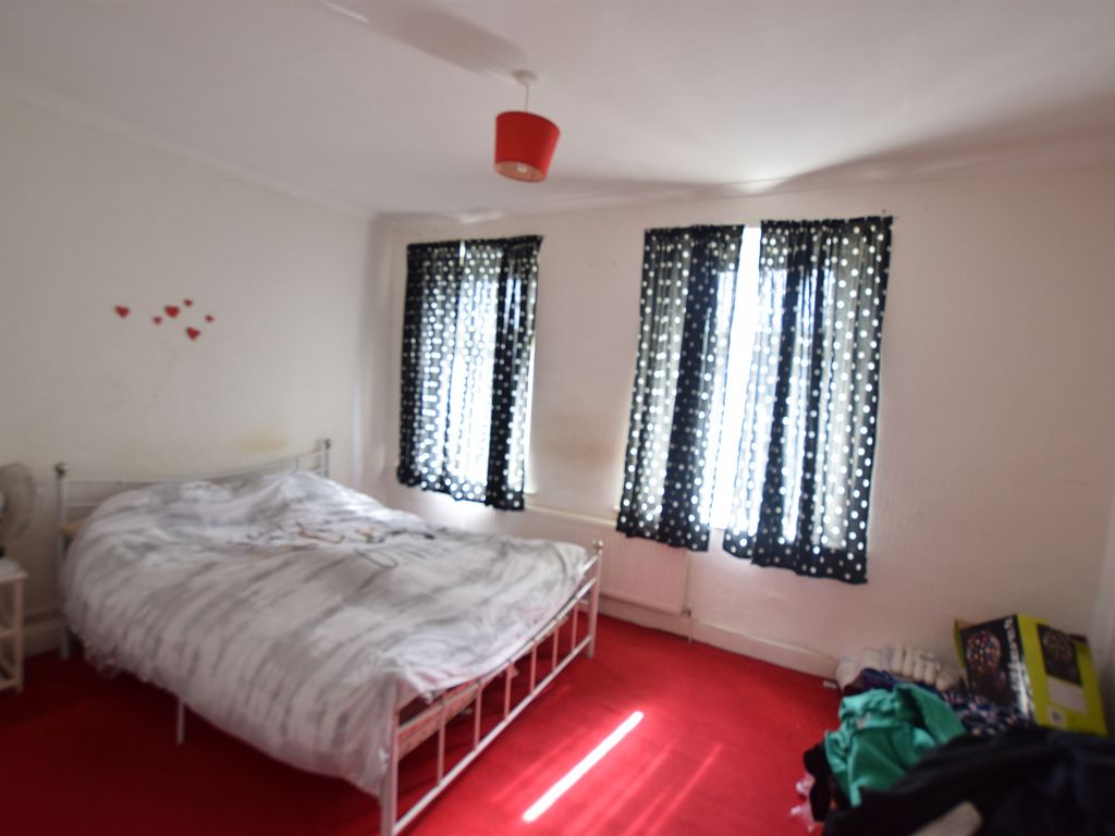 3 bed detached house for sale in Heolddu Road, Bargoed CF81, £80,000