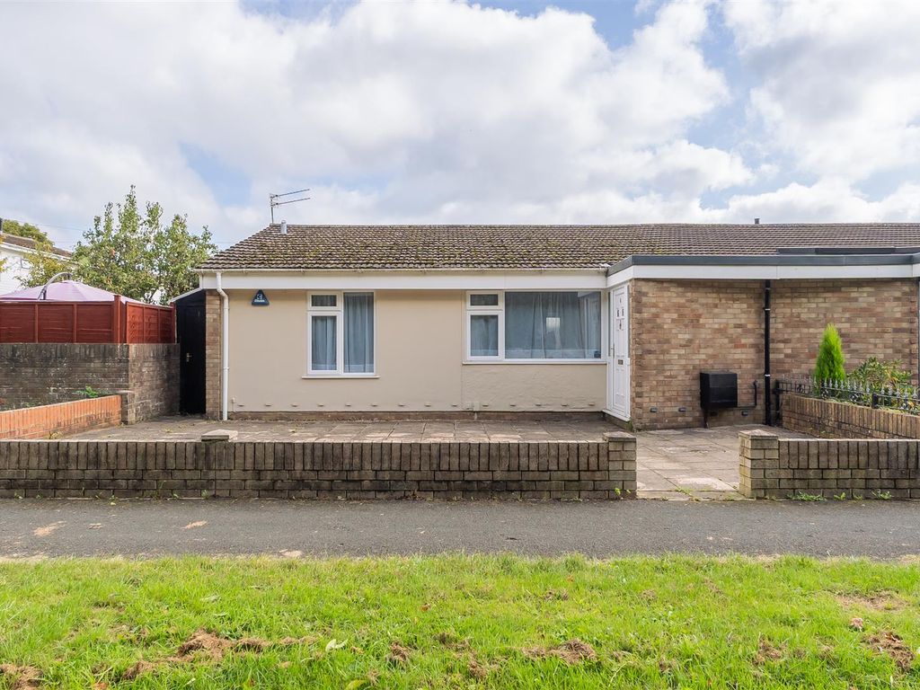 3 bed semi-detached bungalow for sale in Larch Way, Patchway, Bristol BS34, £300,000
