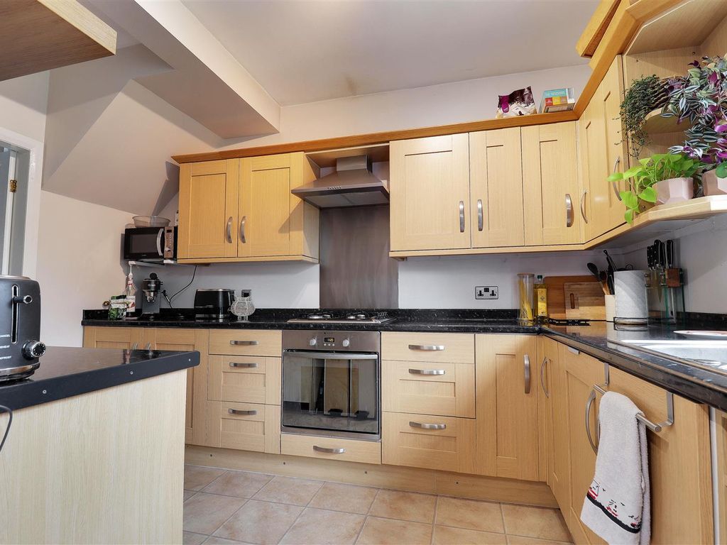 3 bed terraced house for sale in Blackburn Avenue, Brough HU15, £179,950