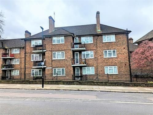 3 bed flat for sale in Flat, Watergate House, Rectory Place, London SE18, £270,000