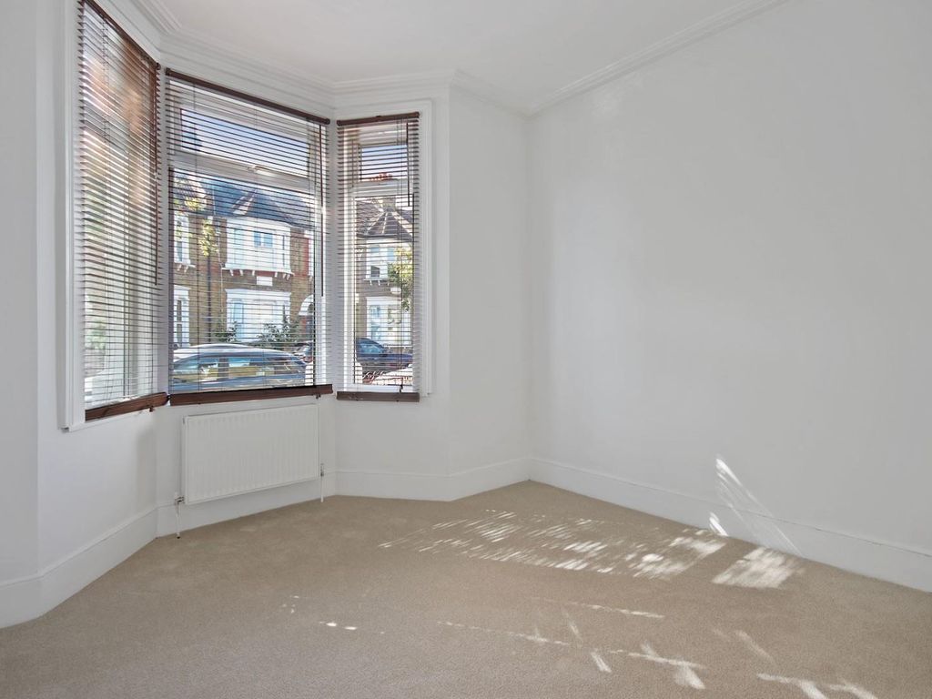 1 bed flat for sale in Bradgate Road, London SE6, £300,000