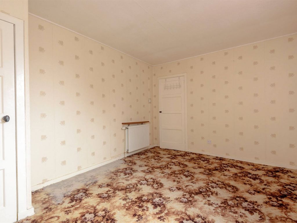 3 bed property for sale in Niddrie Marischal Crescent, Niddrie, Edinburgh EH16, £200,000