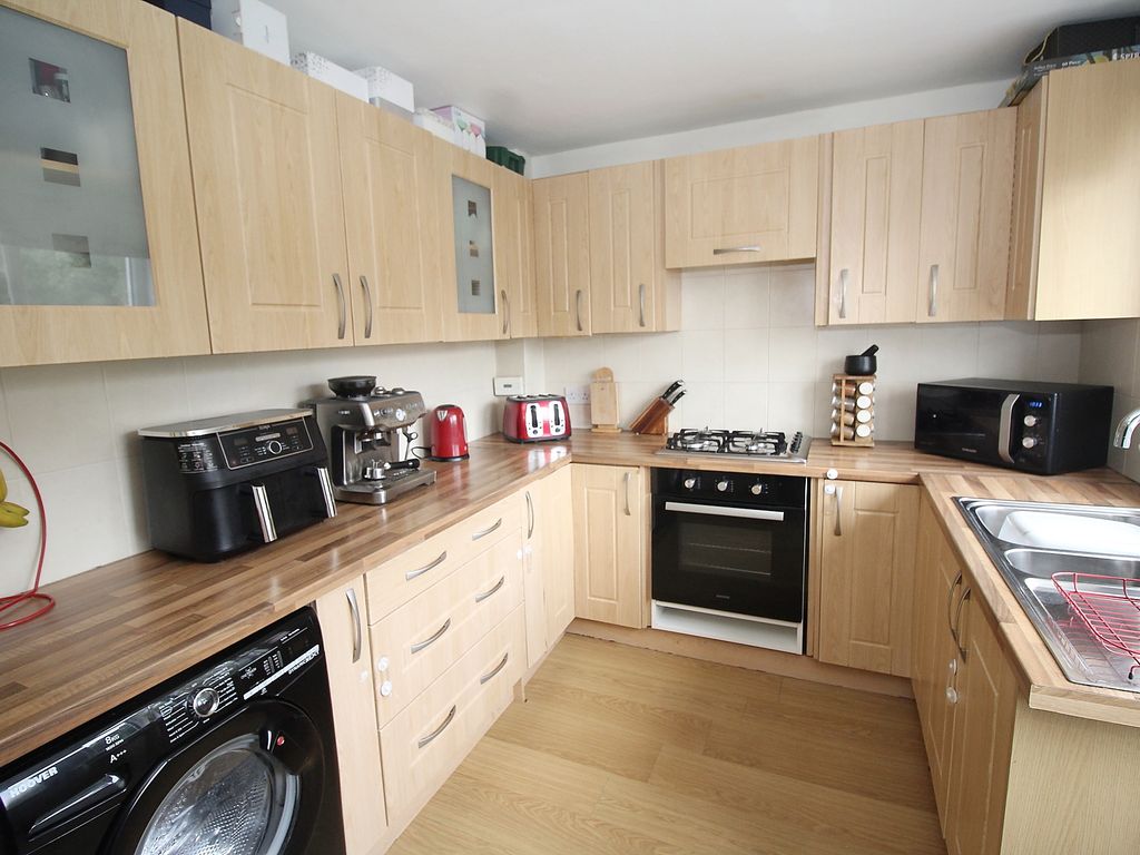 2 bed end terrace house for sale in Woodbank Gardens, Alexandria G83, £133,000