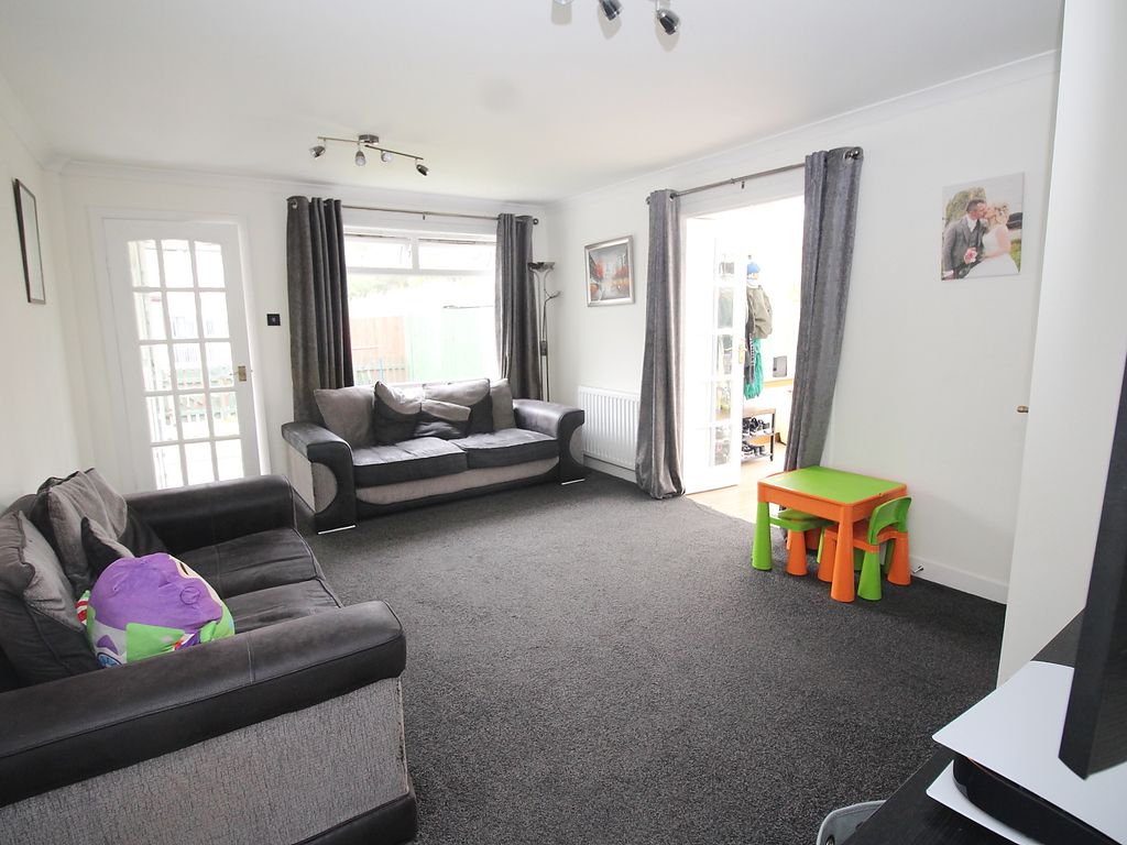 2 bed end terrace house for sale in Woodbank Gardens, Alexandria G83, £133,000