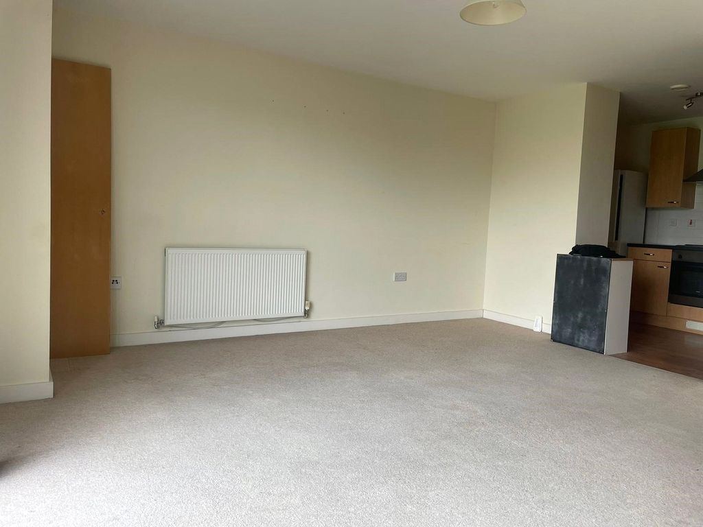 2 bed flat for sale in Stephenson House, Wetherburn Court, Milton Keynes MK2, £130,000