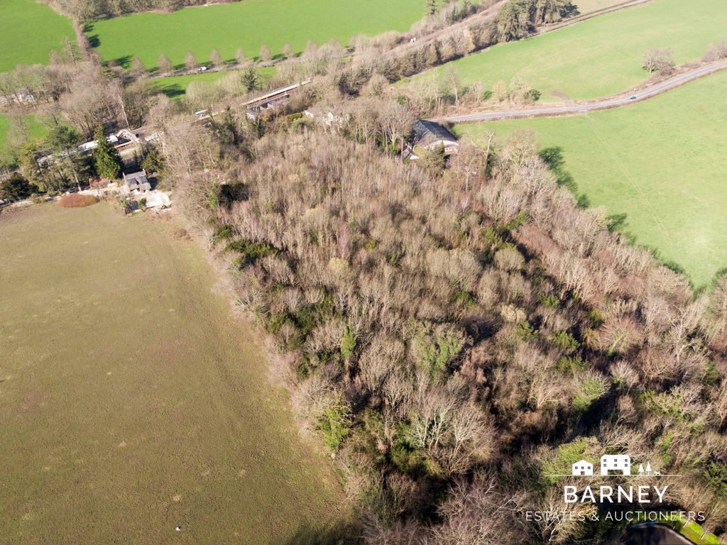 Land for sale in Station Road, Woldingham CR3, £30,000