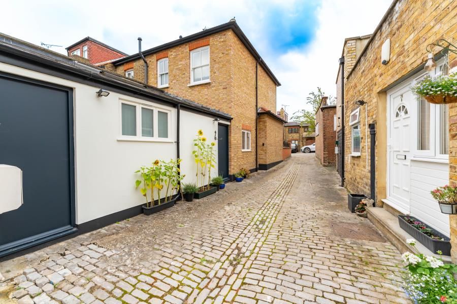 Property for sale in Pitshanger Lane, London W5, £275,000