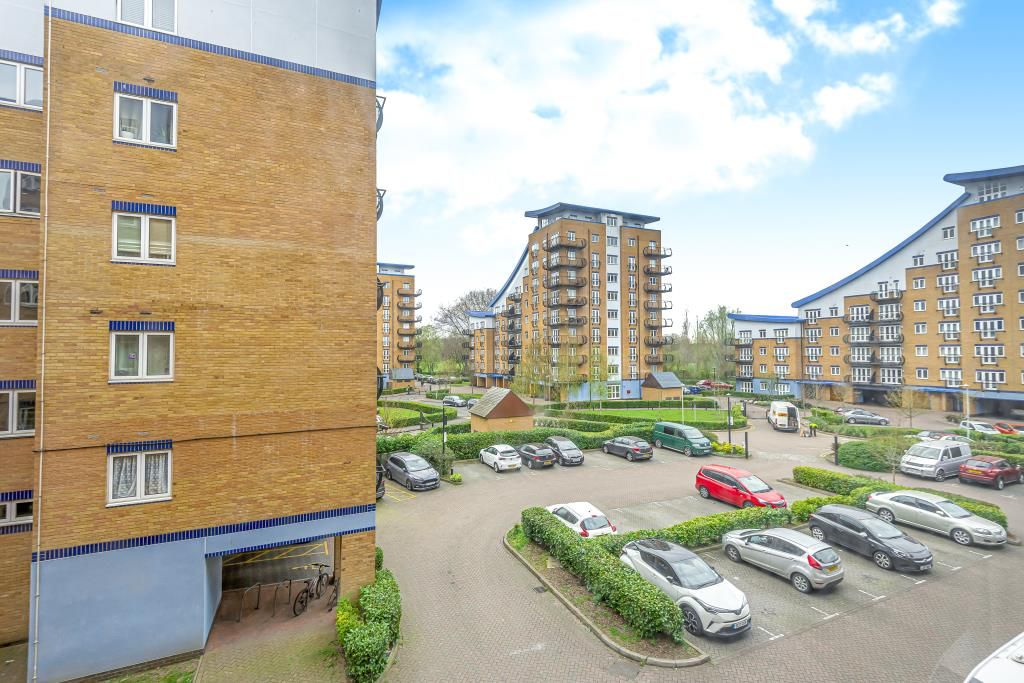 2 bed flat for sale in Reading, Berkshire RG1, £275,000