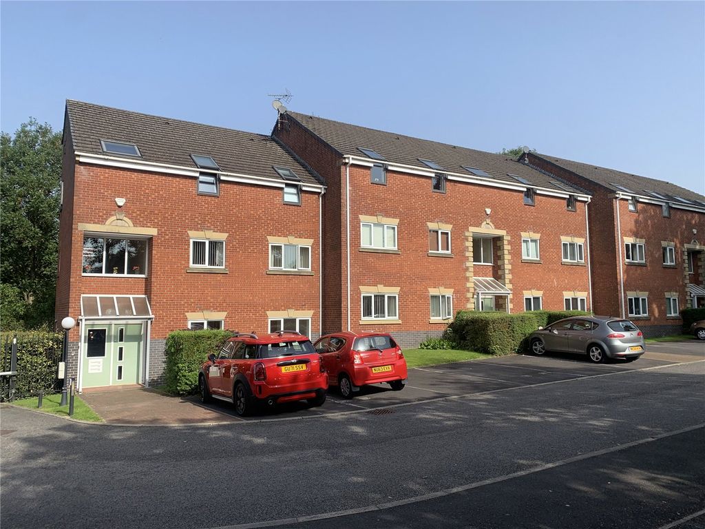 2 bed flat for sale in Stanycliffe Lane, Middleton, Manchester M24, £140,000