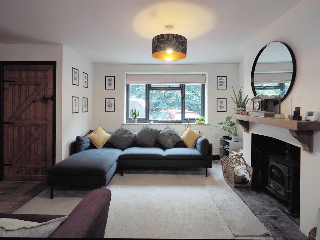 3 bed property for sale in Salisbury Road, Shrewton, Salisbury SP3, £325,000