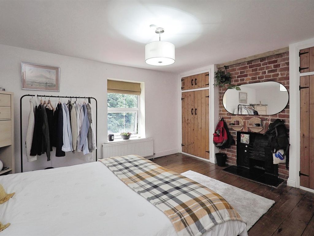 3 bed property for sale in Salisbury Road, Shrewton, Salisbury SP3, £325,000