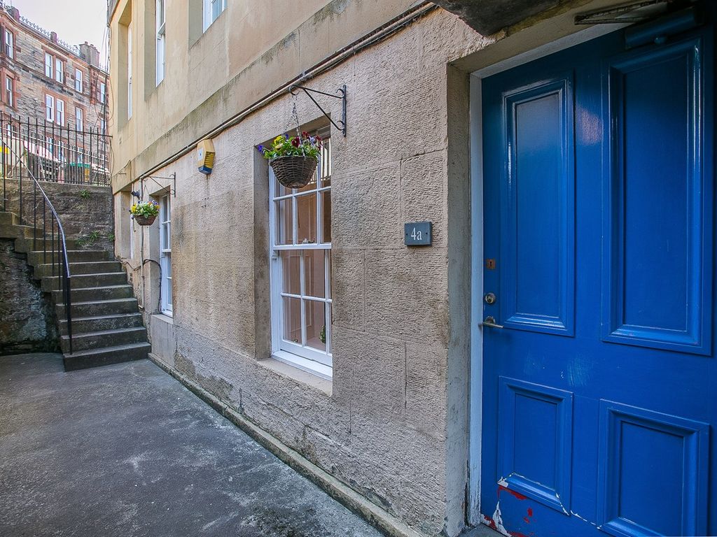 3 bed flat for sale in Canon Street, Canonmills, Edinburgh EH3, £310,000