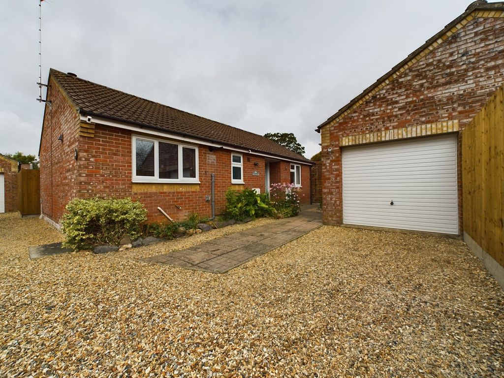 3 bed detached bungalow for sale in Hempfield Road, Littleport, Ely CB6, £335,000