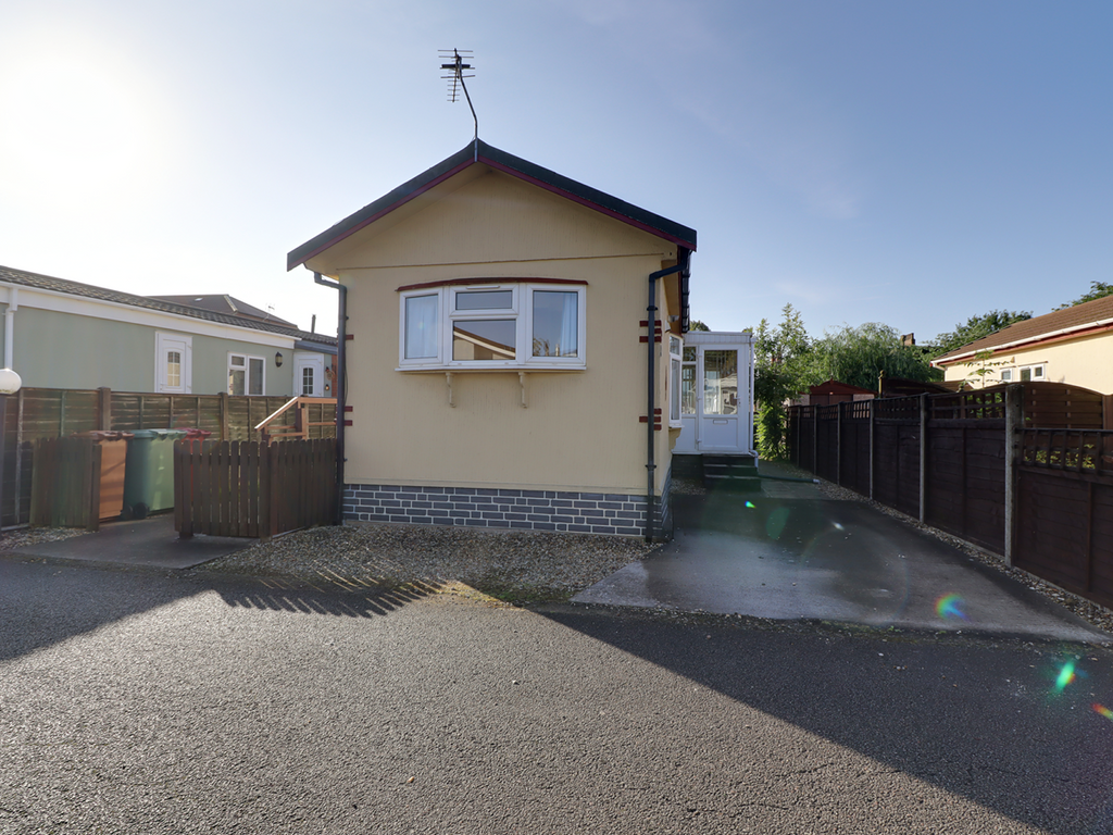 2 bed mobile/park home for sale in Brocklesby Park Homes, Bridge Street, Brigg DN20, £59,950