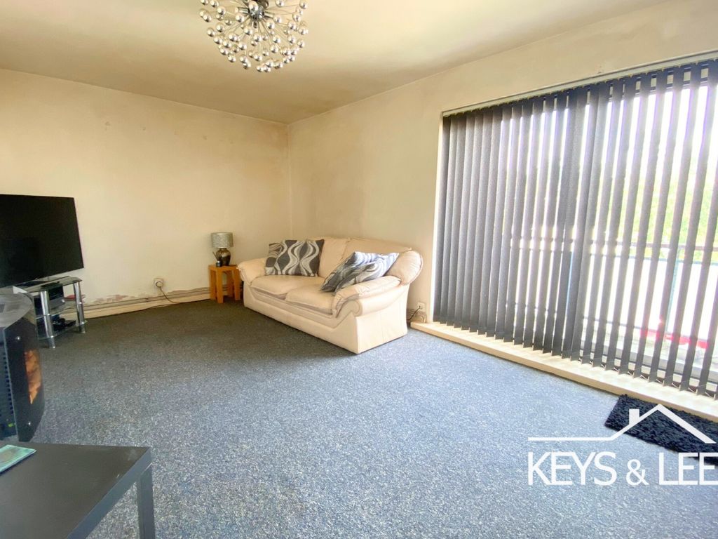 2 bed flat for sale in Hillrise Road, Collier Row, Romford RM5, £220,000