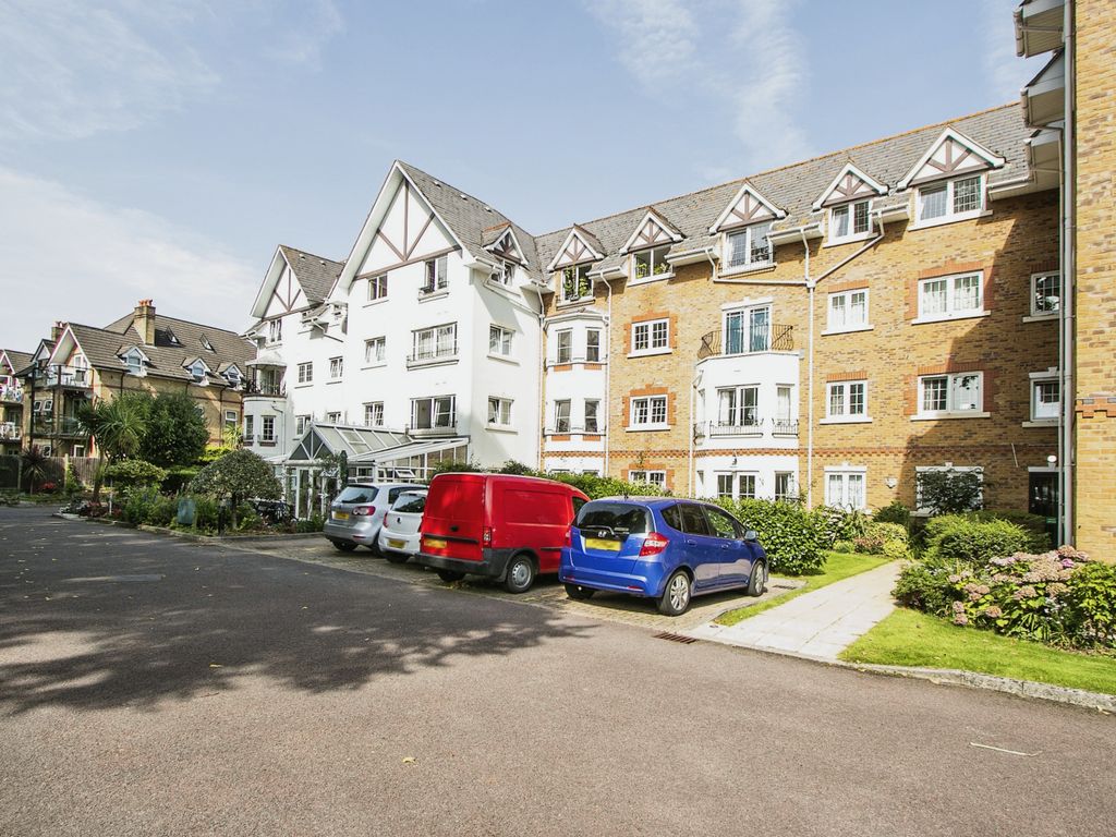 2 bed flat for sale in Lansdowne Road, Bournemouth BH1, £180,000