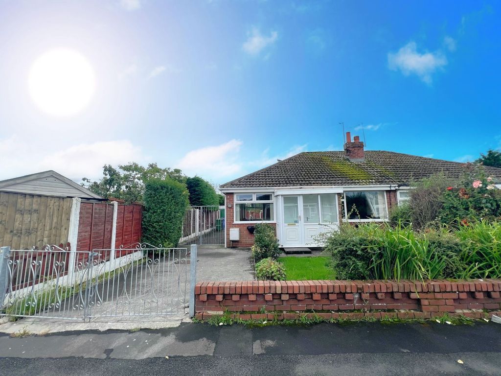 2 bed bungalow for sale in Quail Holme Road, Knott End On Sea FY6, £175,000