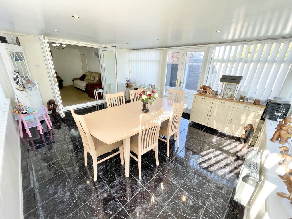 4 bed detached house for sale in Bearwood Way, Thornton FY5, £287,500