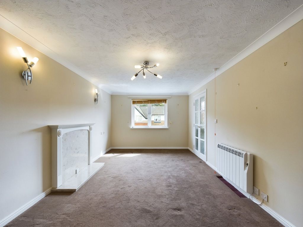 1 bed flat for sale in Dryden Court, Dryden Road, Low Fell, Gateshead NE9, £45,000