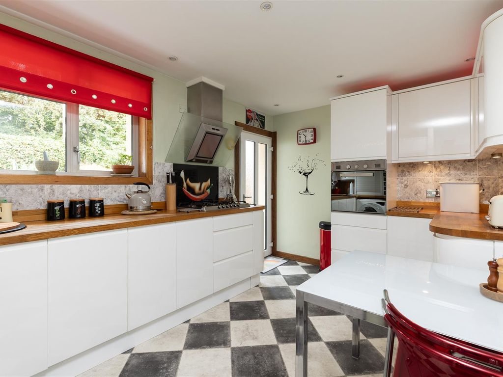 3 bed property for sale in Glenearn Road, Perth PH2, £180,000