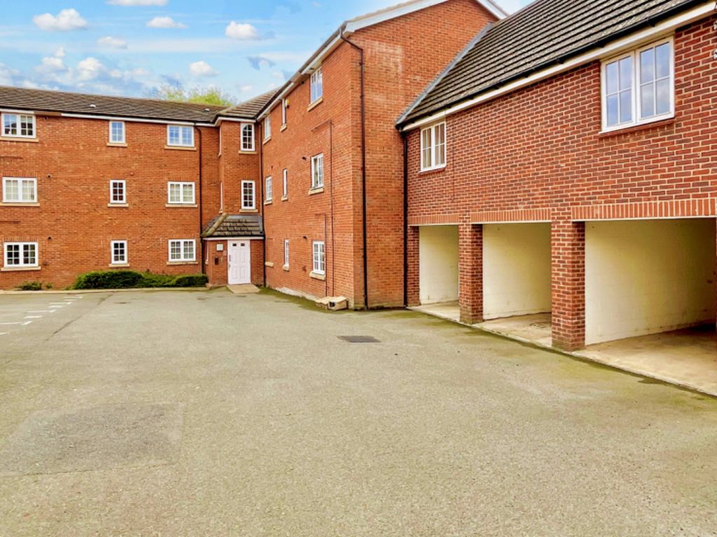 2 bed flat for sale in Hardwick Hall Way, Daventry NN11, £145,000