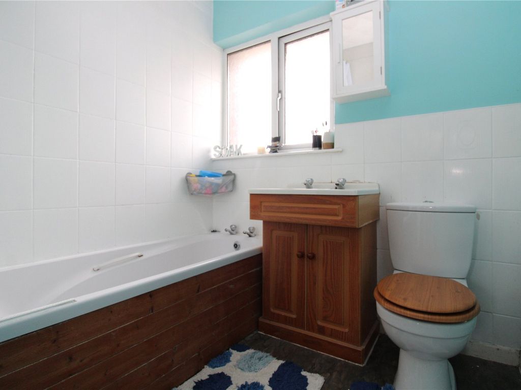 1 bed flat for sale in Whilestone Way, Swindon, Wiltshire SN3, £160,000