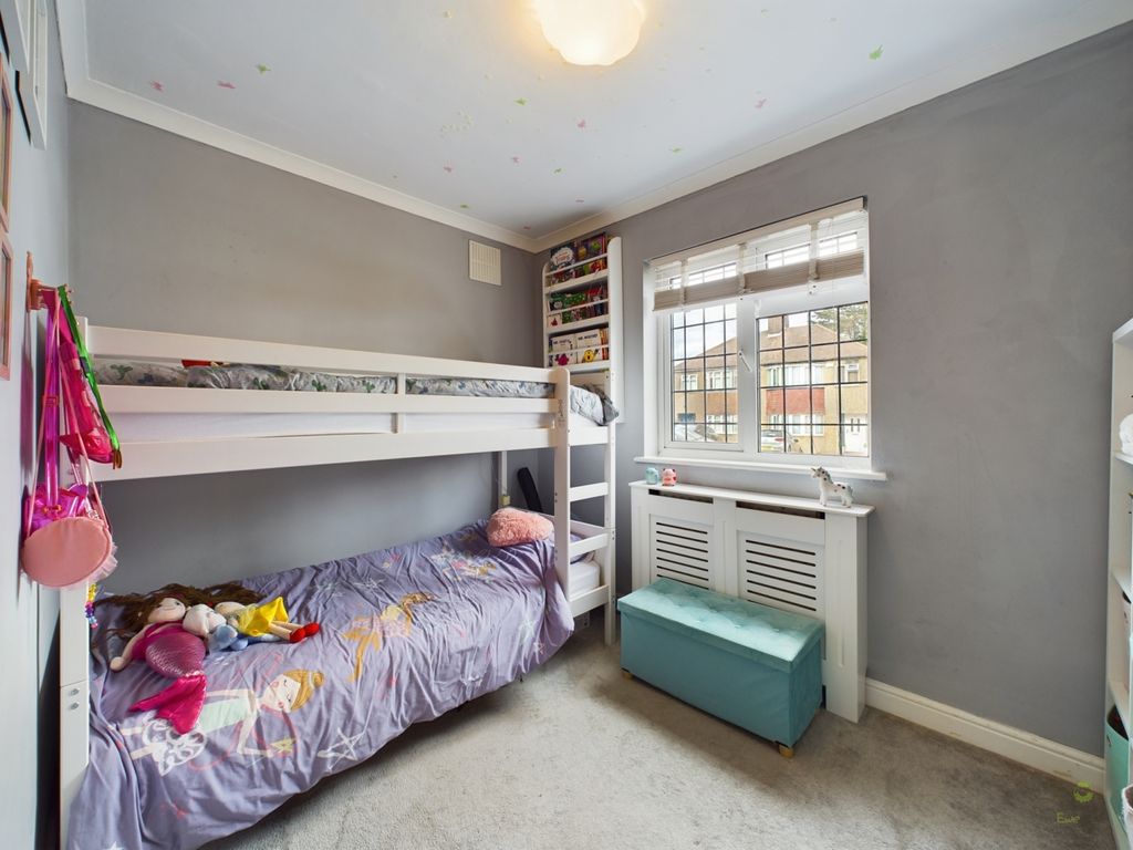 2 bed maisonette for sale in Castleton Avenue, Bexleyheath DA7, £275,000