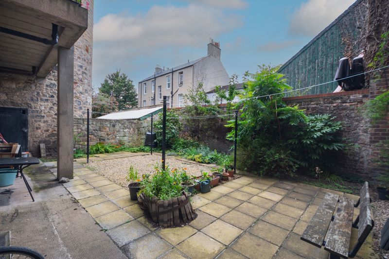 2 bed flat for sale in Portobello High Street, Edinburgh EH15, £185,000