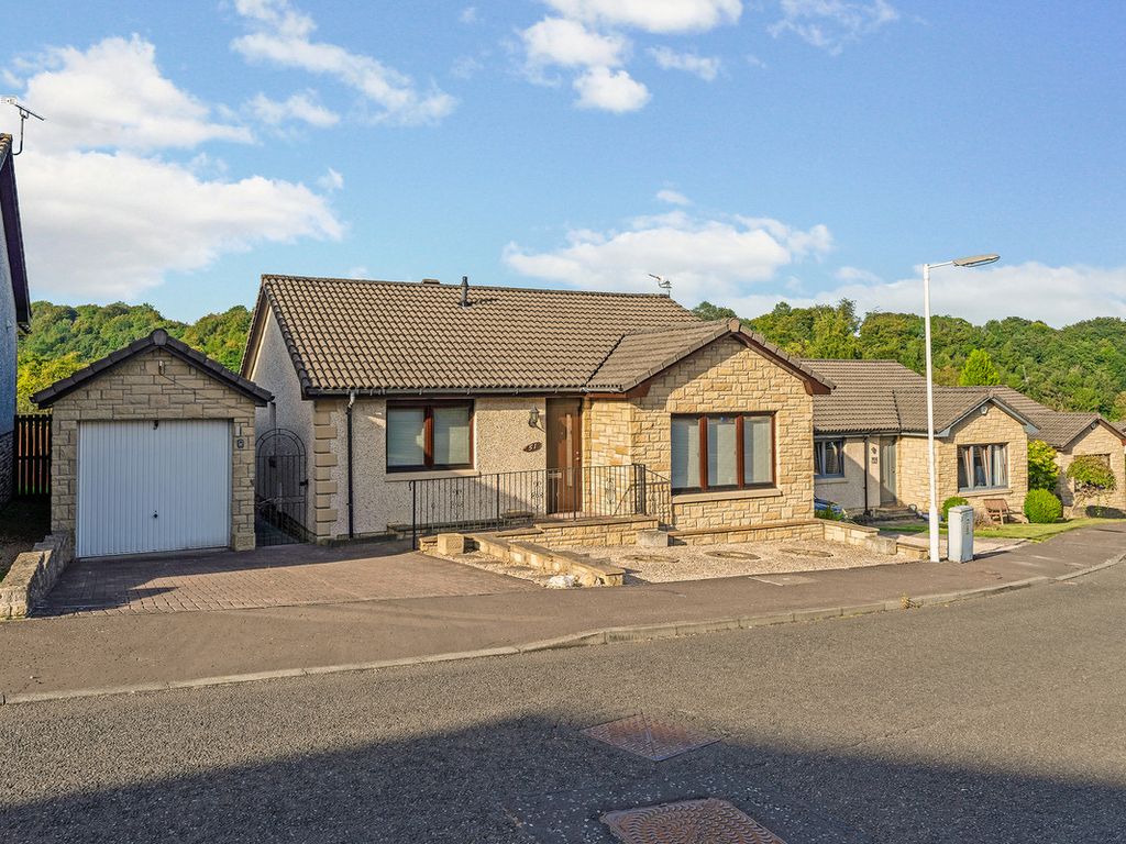3 bed bungalow for sale in Dunrobin Road, Kirkcaldy KY2, £229,500