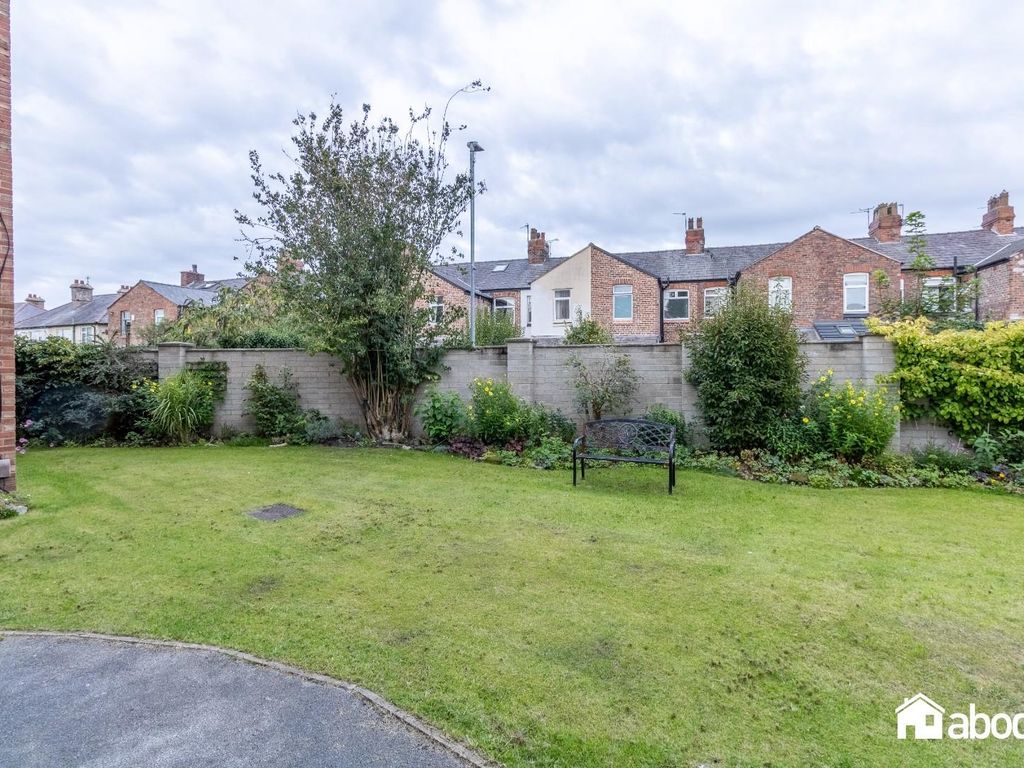 3 bed flat for sale in Endbutt Lane, Crosby, Liverpool L23, £160,000