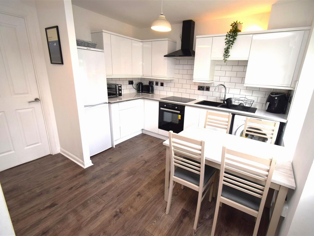 2 bed town house for sale in Glazebury Drive, Westhoughton, Bolton BL5, £180,000