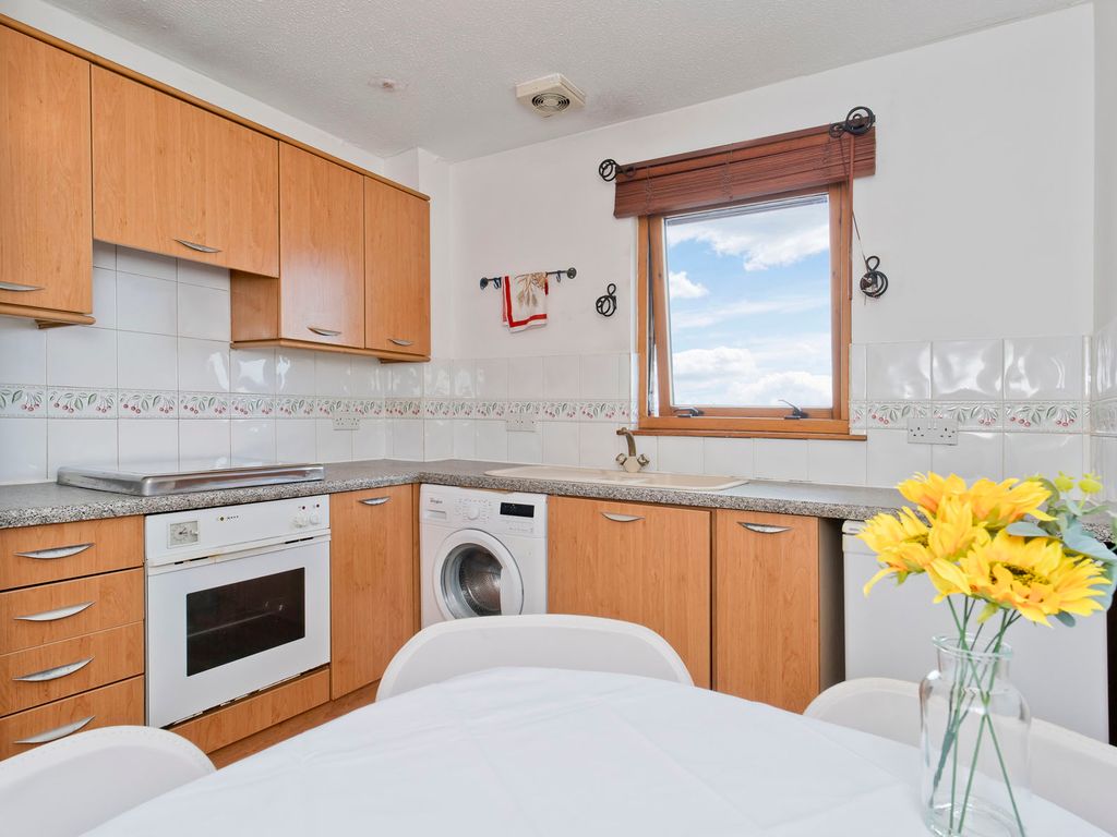 2 bed flat for sale in Easter Hermitage, Edinburgh EH6, £175,000
