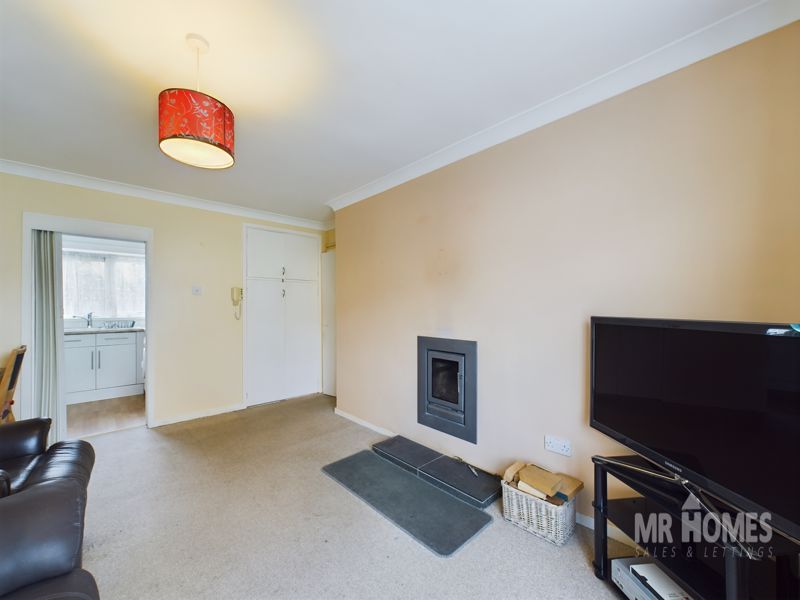 1 bed flat for sale in Poplar Road, Fairwater, Cardiff CF5, £100,000