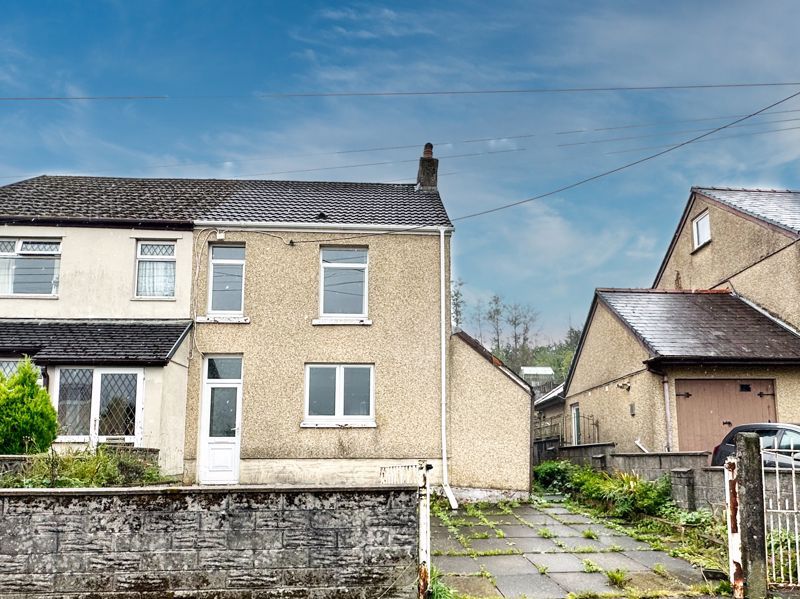 3 bed semi-detached house for sale in Main Road, Dyffryn Cellwen SA10, £80,000