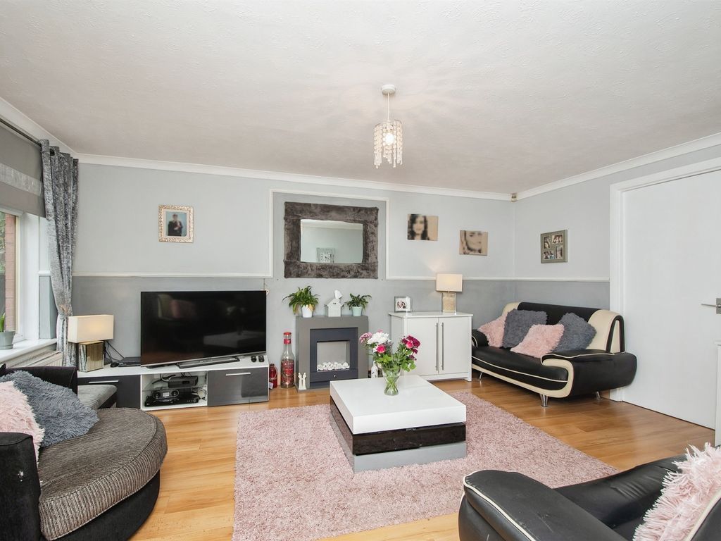 4 bed semi-detached house for sale in Aurs Glen, Barrhead, Glasgow G78, £220,000