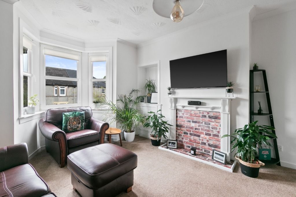 2 bed flat for sale in Crosslet Road, Dumbarton, West Dunbartonshire G82, £89,000