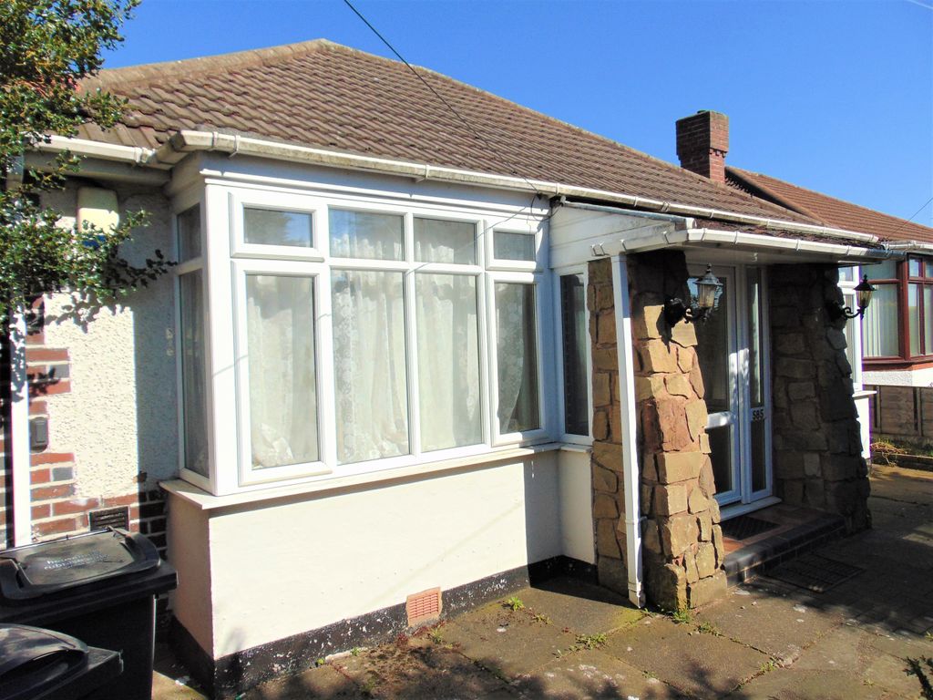 3 bed detached bungalow for sale in Walsall Road, Birmingham B42, £259,950